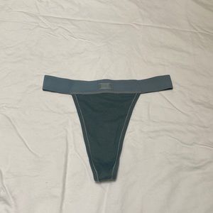 BRAND NEW SKIMS THONG